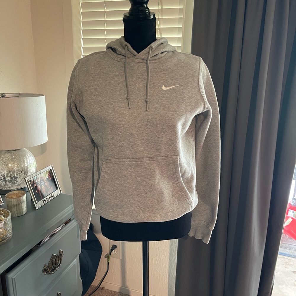 Nike Men's Gray Pullover Hoodie